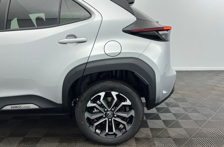 TOYOTA Yaris Cross SUV Hybride Essence