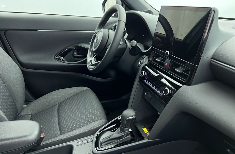 TOYOTA Yaris Cross SUV Hybride Essence