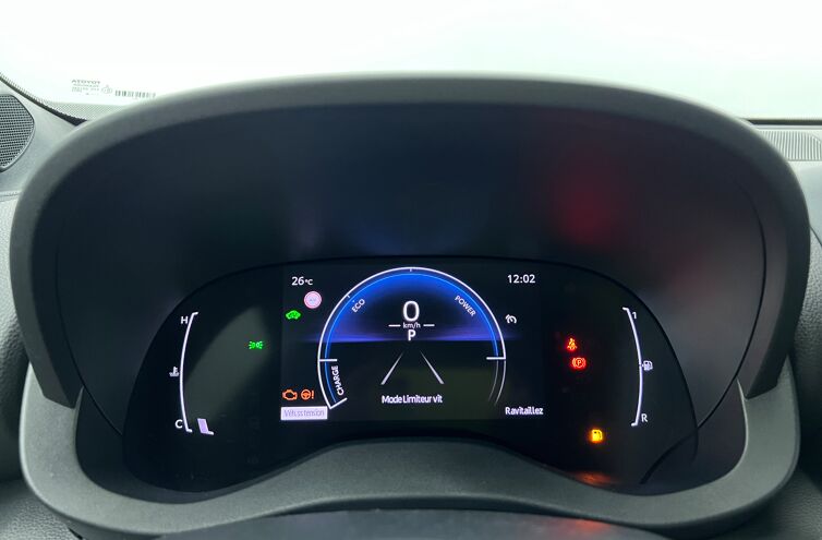 TOYOTA Yaris Cross SUV Hybride Essence