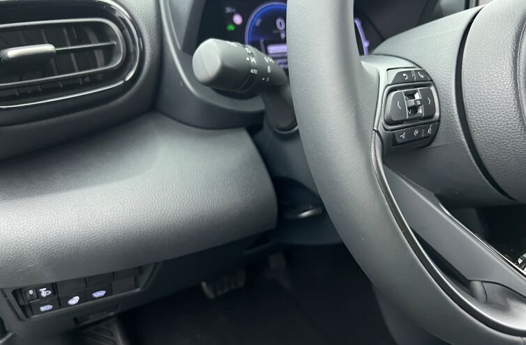 TOYOTA Yaris Cross SUV Hybride Essence