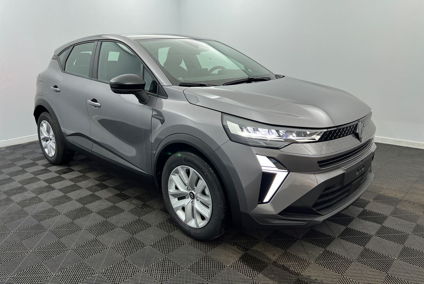 RENAULT Captur SUV Essence 