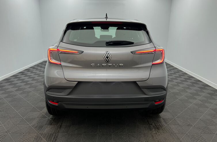 RENAULT Captur SUV Essence 