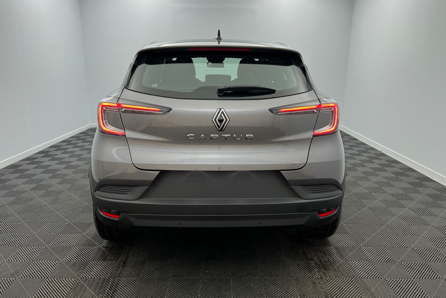 RENAULT Captur SUV Essence 