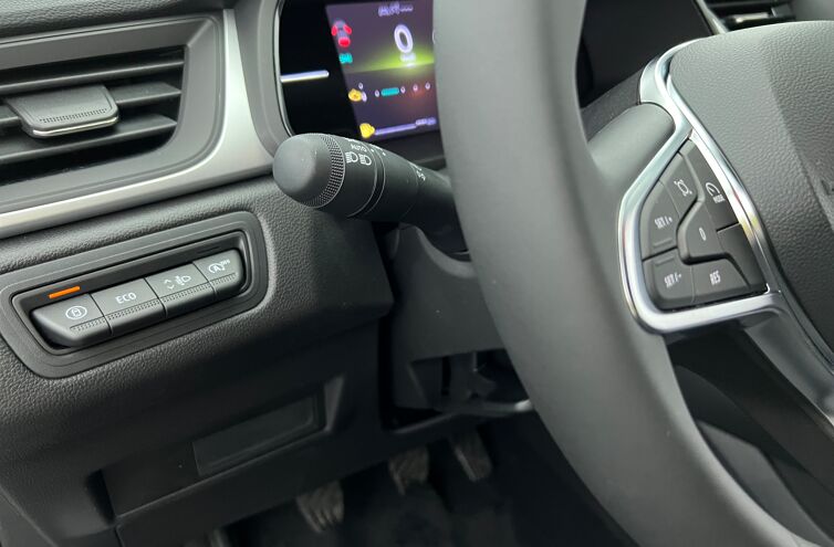 RENAULT Captur SUV Essence 