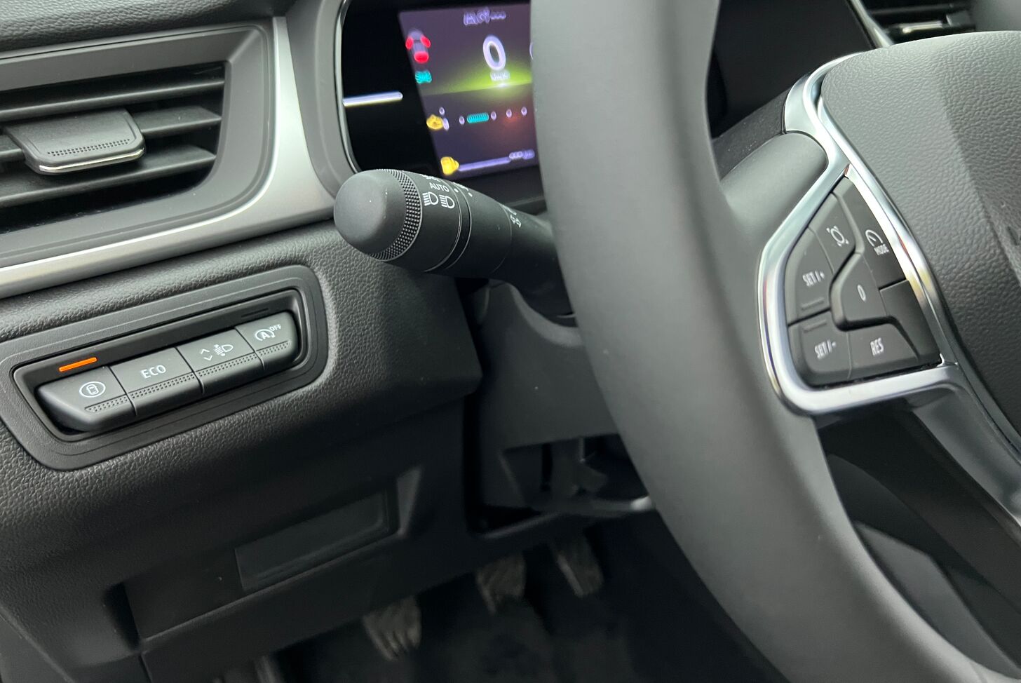 RENAULT Captur SUV Essence 