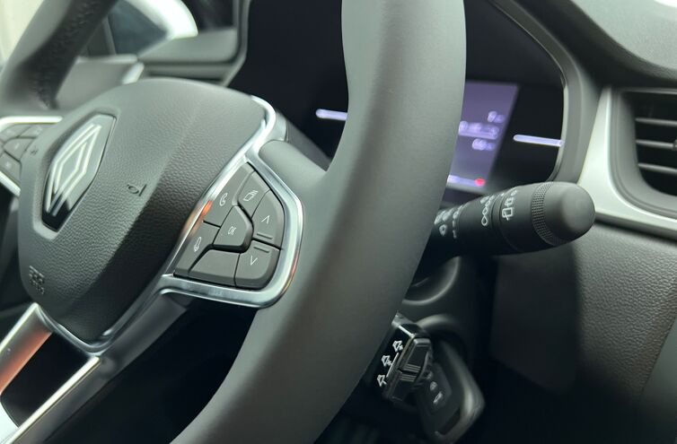 RENAULT Captur SUV Essence 