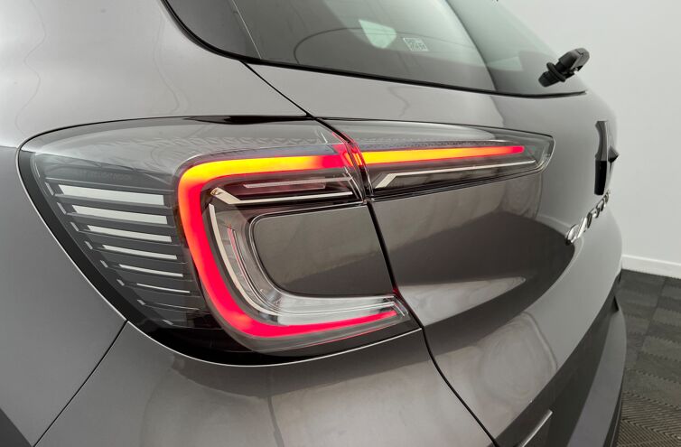 RENAULT Captur SUV Essence 