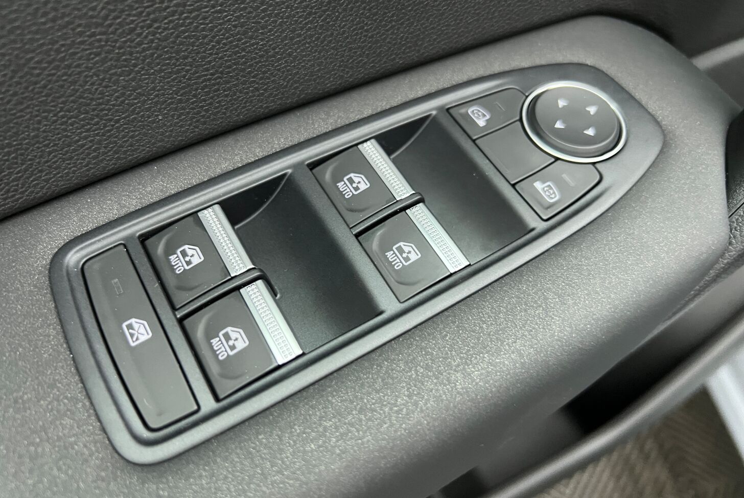 RENAULT Captur SUV Essence 