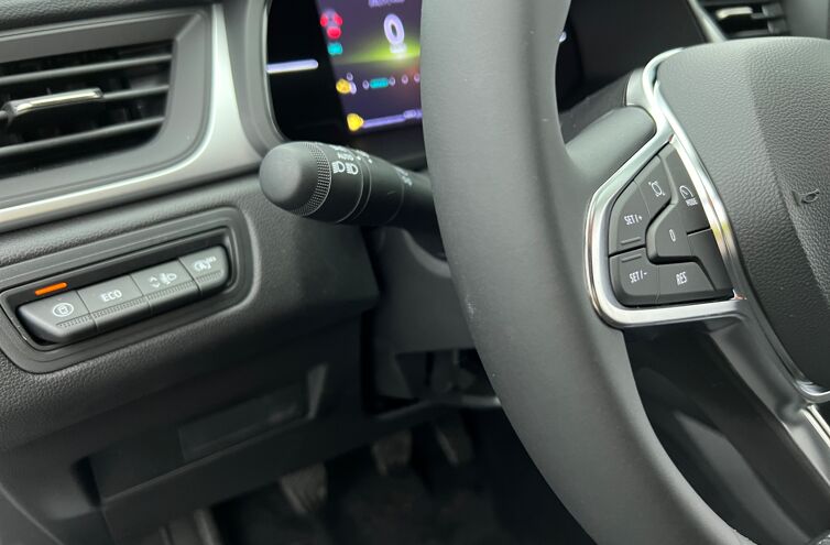 RENAULT Captur SUV Essence 
