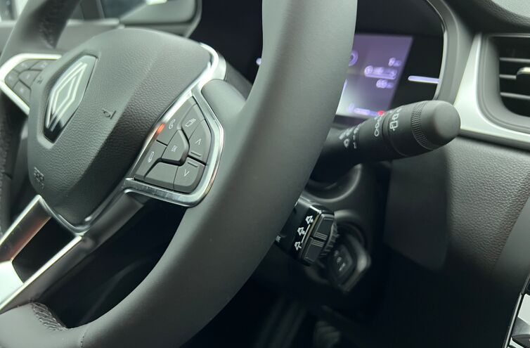 RENAULT Captur SUV Essence 