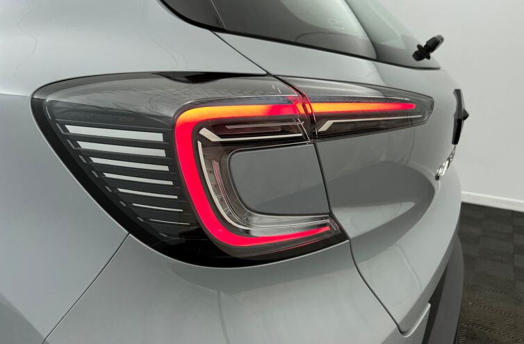 RENAULT Captur SUV Essence 