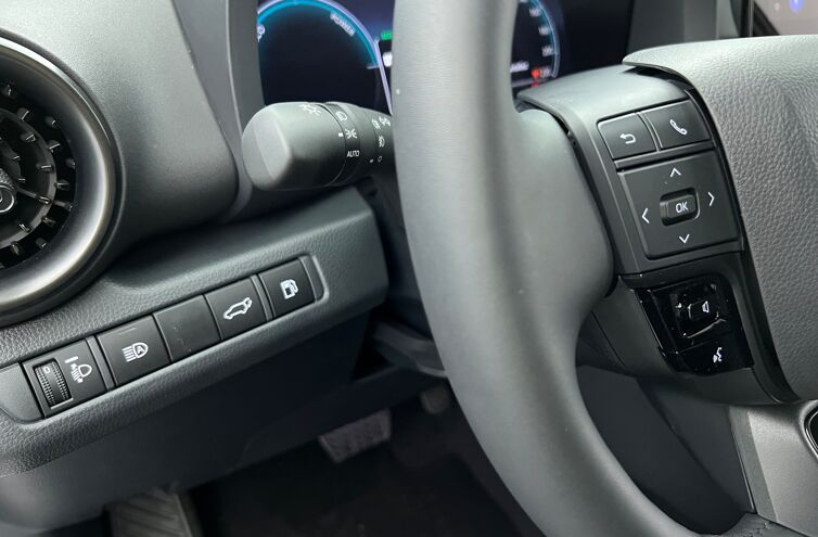 TOYOTA C-HR SUV Hybride Essence
