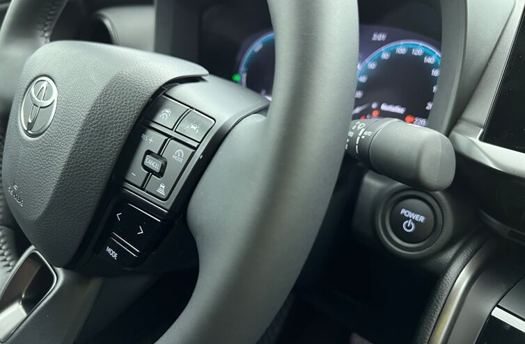 TOYOTA C-HR SUV Hybride Essence