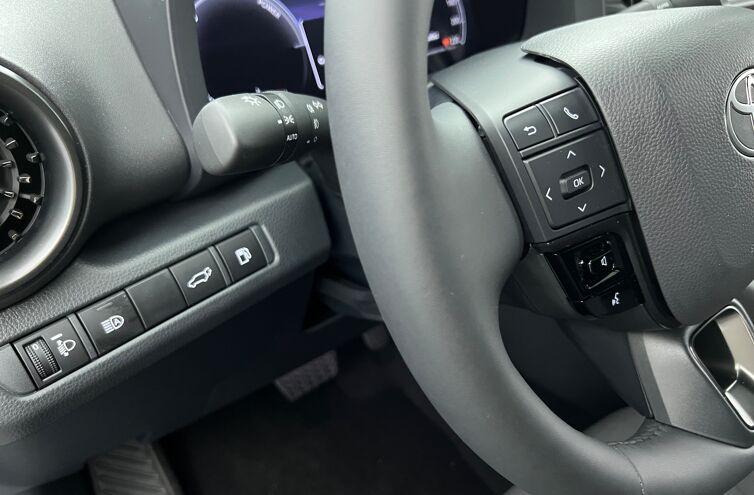TOYOTA C-HR SUV Hybride Essence