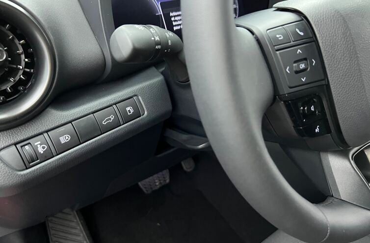 TOYOTA C-HR SUV Hybride Essence