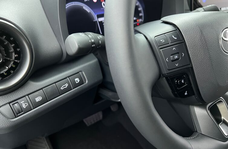 TOYOTA C-HR SUV Hybride Essence