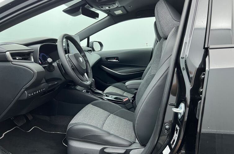TOYOTA Corolla Touring Sports Break Hybride Essence