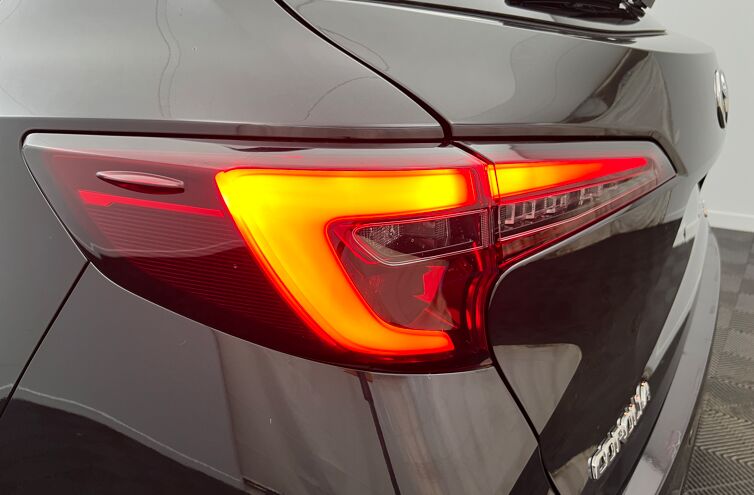 TOYOTA Corolla Touring Sports Break Hybride Essence