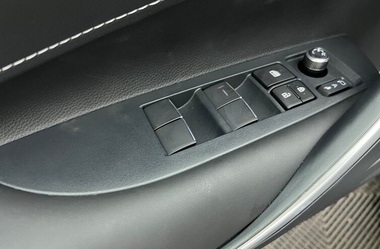 TOYOTA Corolla Touring Sports Break Hybride Essence