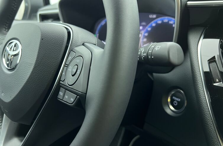 TOYOTA Corolla Touring Sports Break Hybride Essence