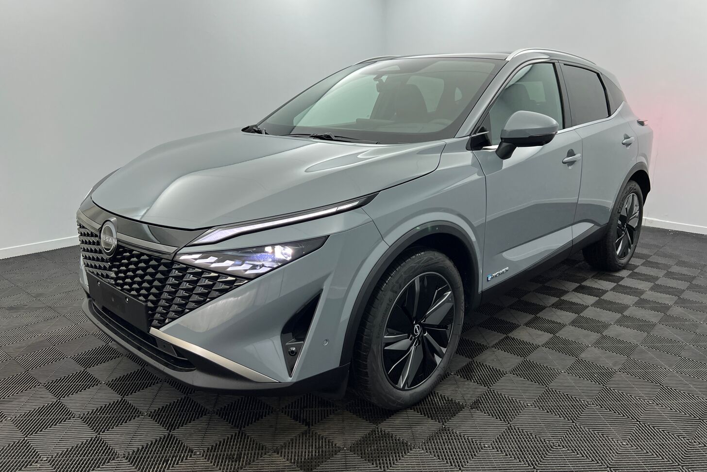 NISSAN Qashqai SUV Hybride Essence