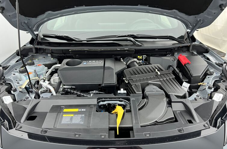 NISSAN Qashqai SUV Hybride Essence