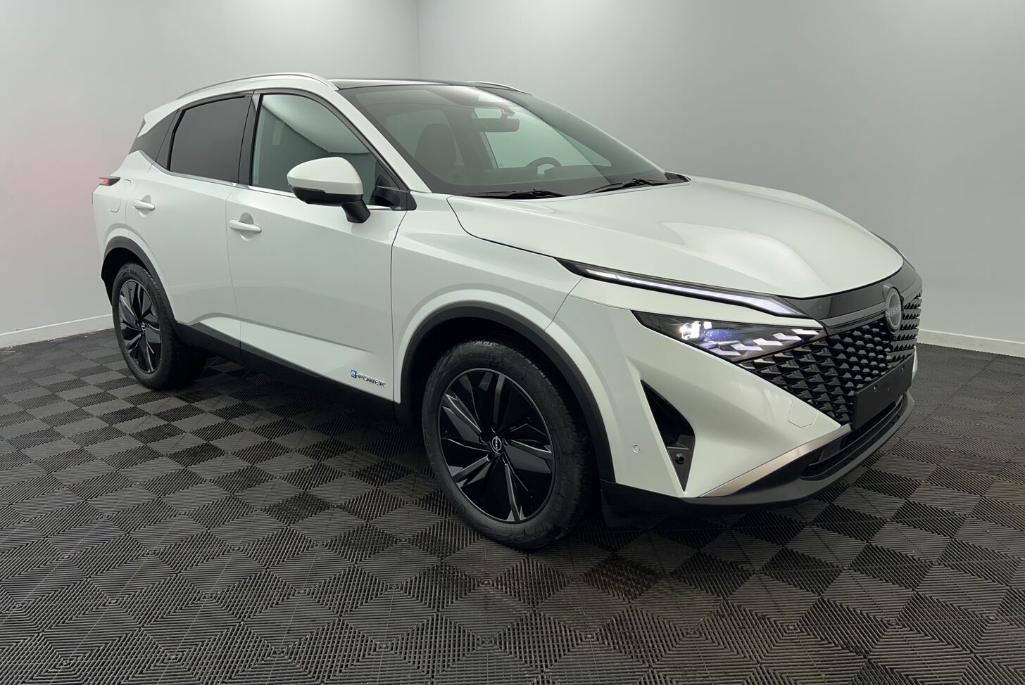 NISSAN Qashqai SUV Hybride Essence