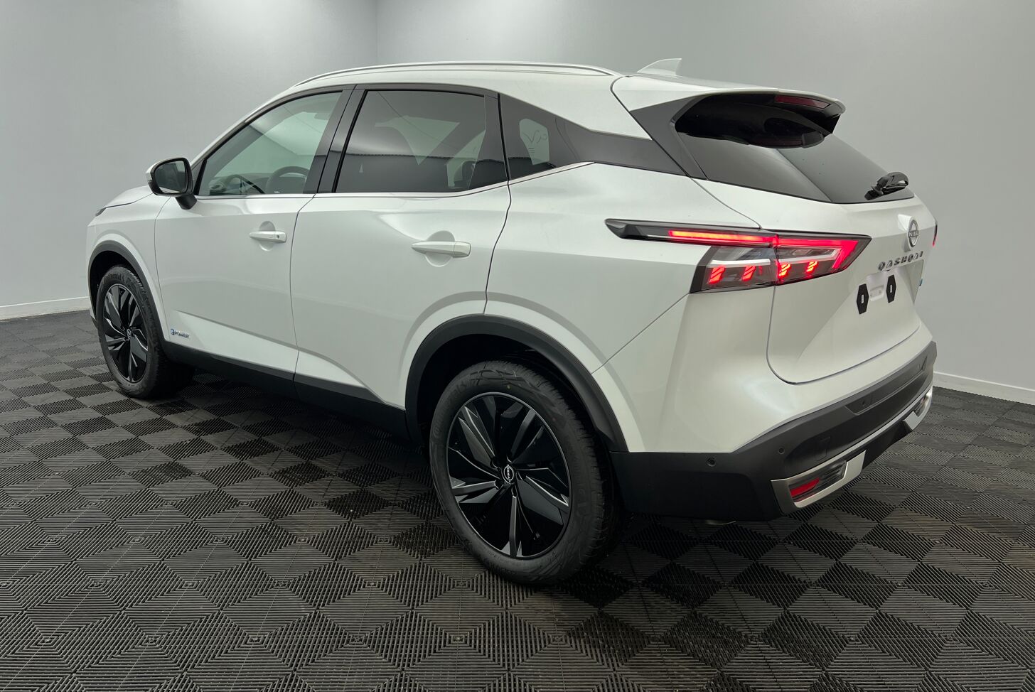 NISSAN Qashqai SUV Hybride Essence