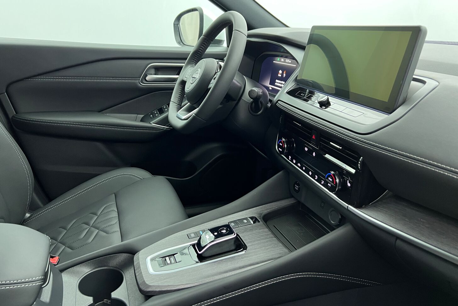 NISSAN Qashqai SUV Hybride Essence