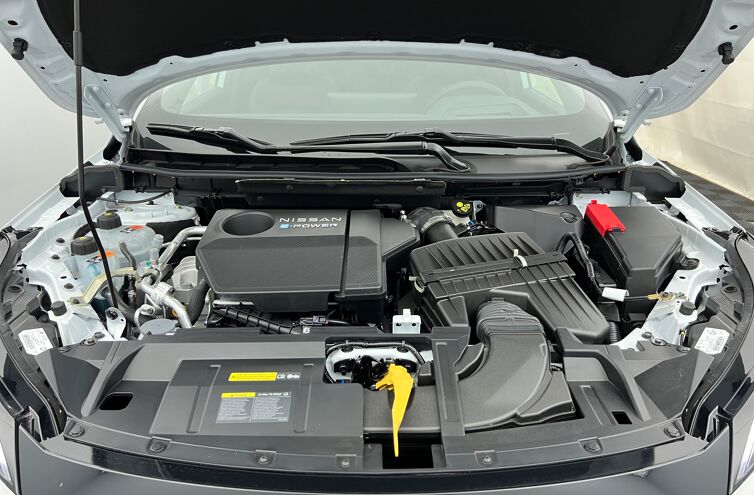 NISSAN Qashqai SUV Hybride Essence