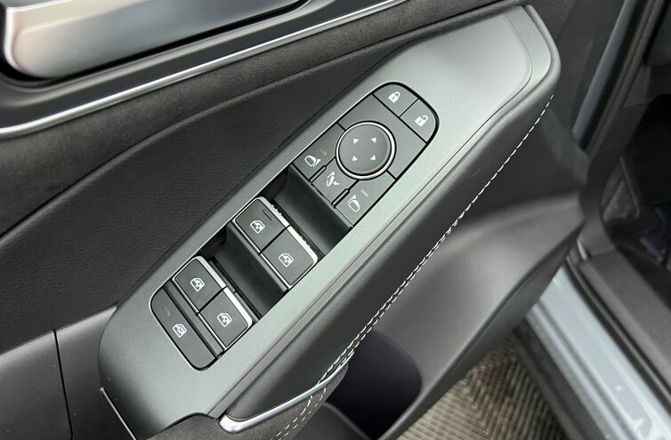 NISSAN Qashqai SUV Hybride Essence