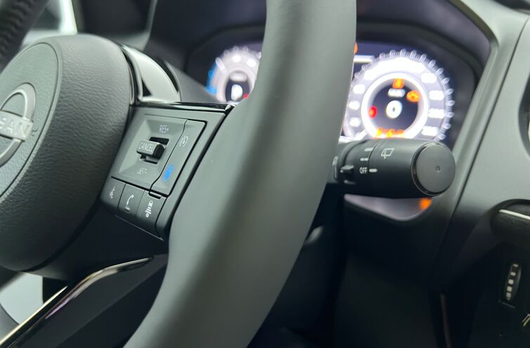 NISSAN Qashqai SUV Hybride Essence