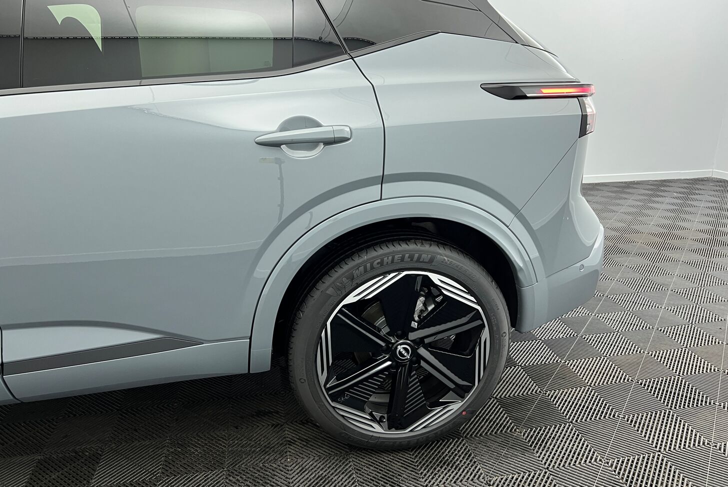 NISSAN Qashqai SUV Hybride Essence