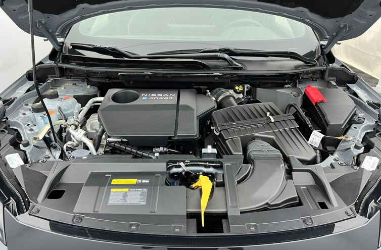 NISSAN Qashqai SUV Hybride Essence