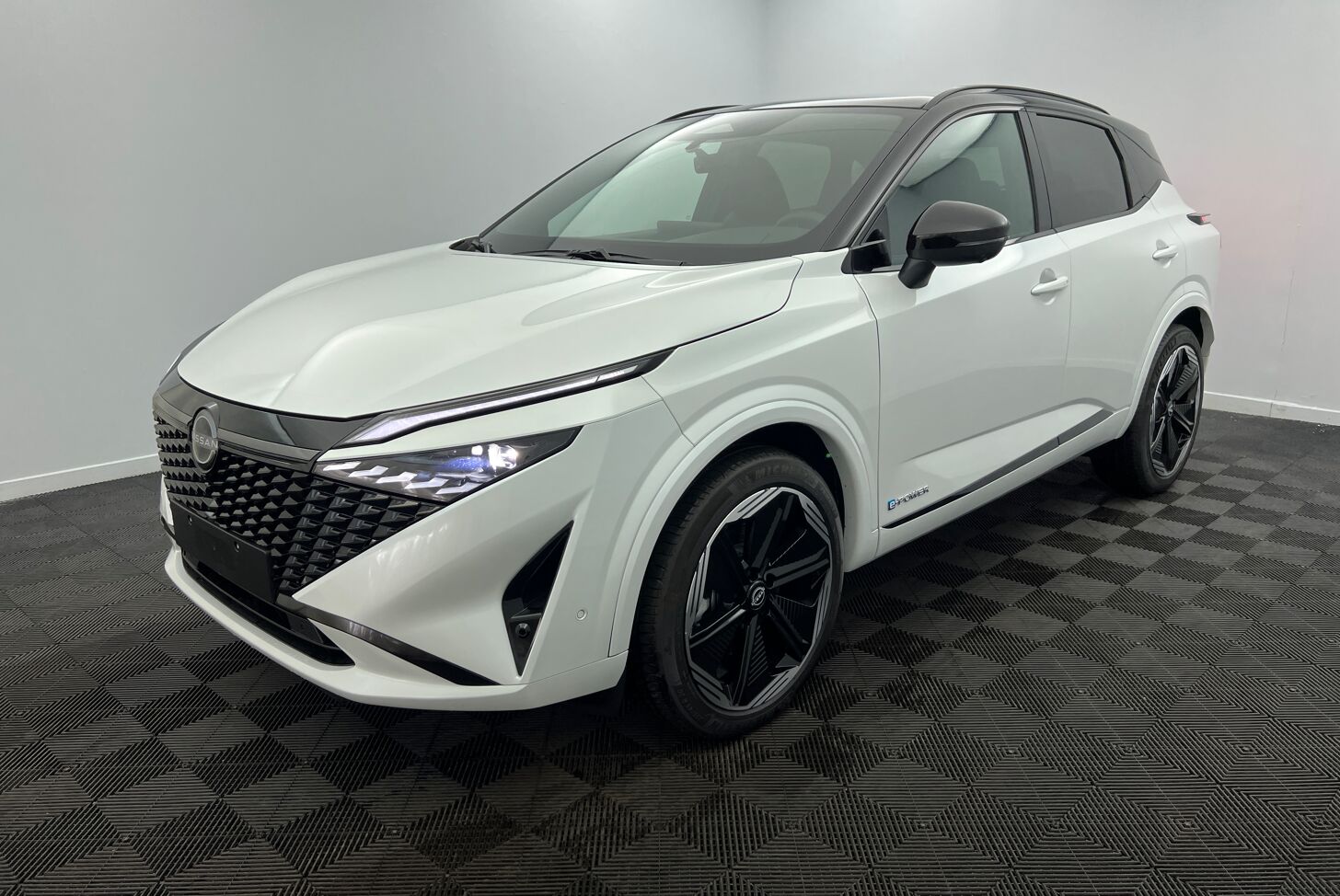 NISSAN Qashqai SUV Hybride Essence