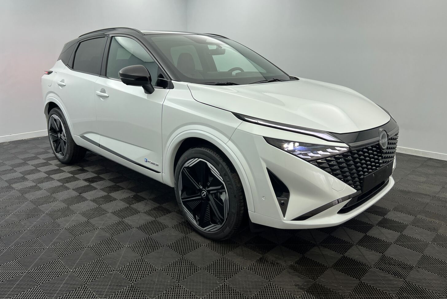 NISSAN Qashqai SUV Hybride Essence