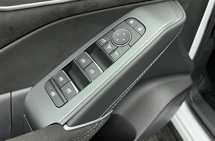 NISSAN Qashqai SUV Hybride Essence