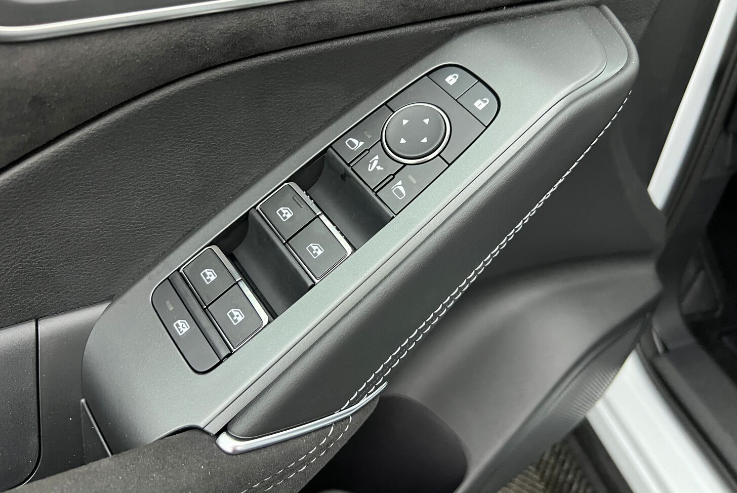 NISSAN Qashqai SUV Hybride Essence