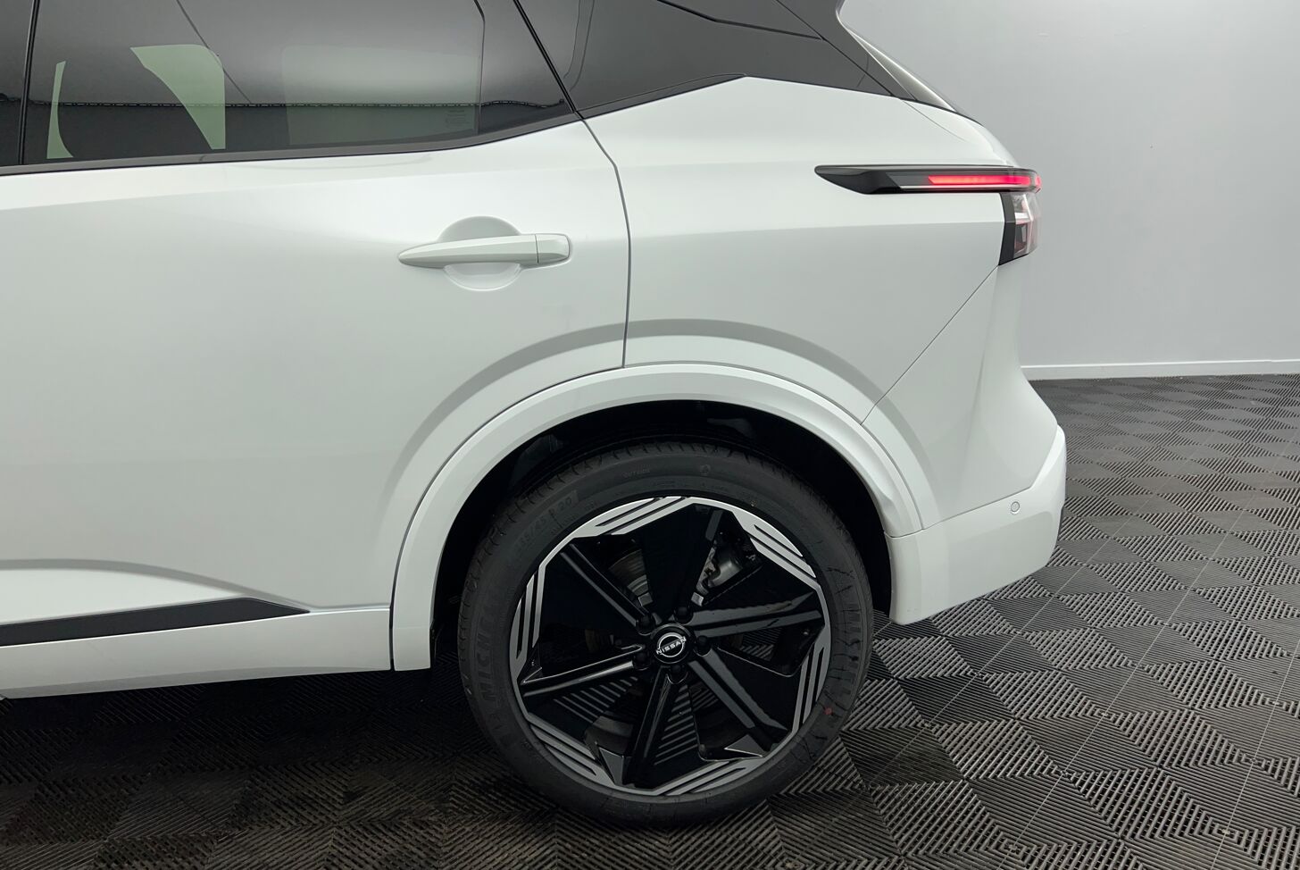 NISSAN Qashqai SUV Hybride Essence