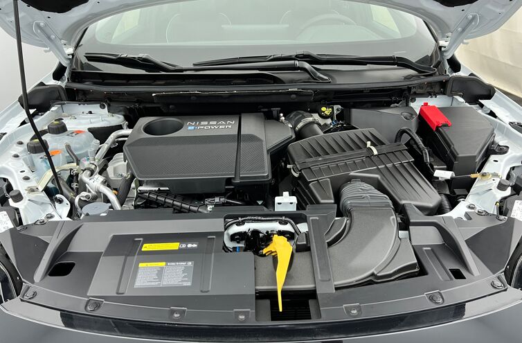 NISSAN Qashqai SUV Hybride Essence