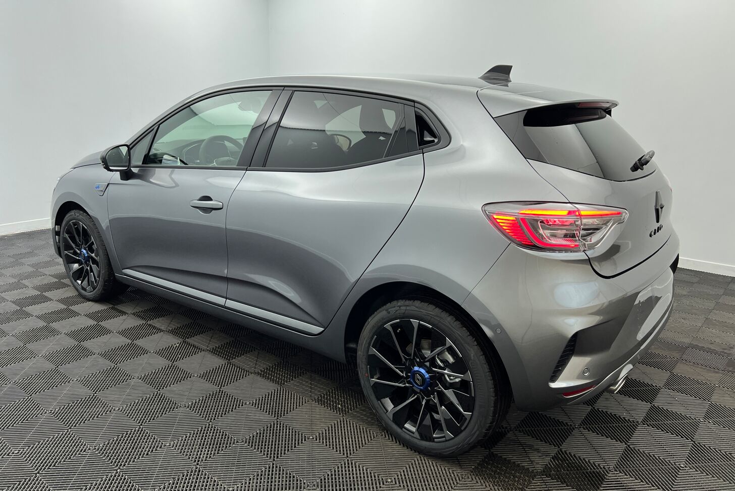 RENAULT Clio Berline Essence 