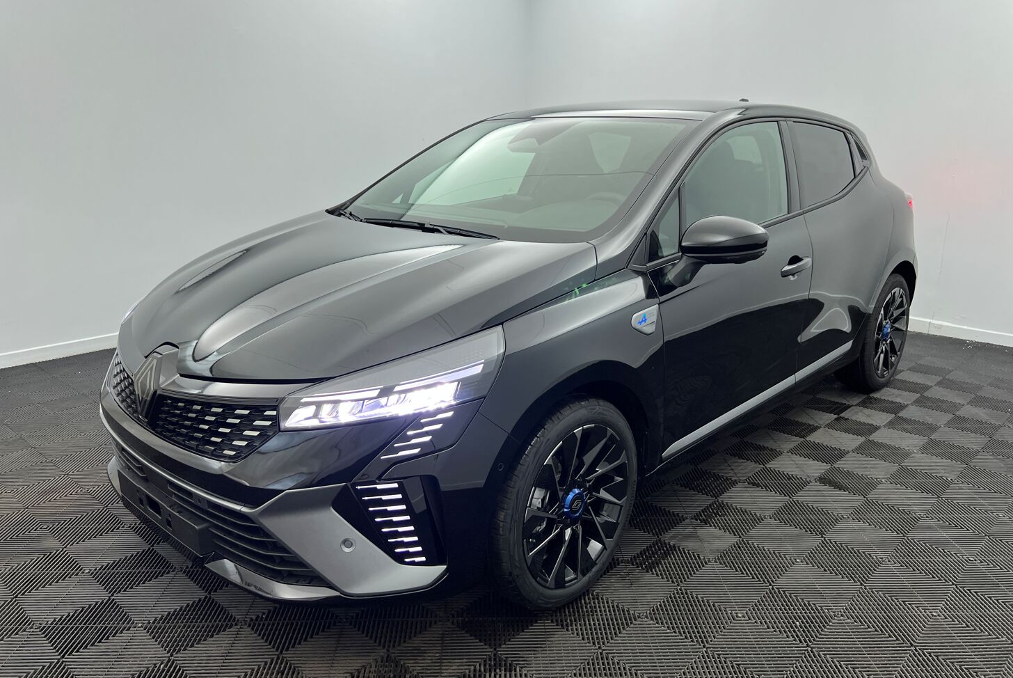 RENAULT Clio Berline Essence 