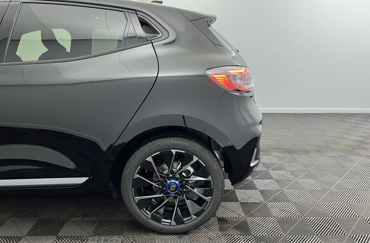 RENAULT Clio Berline Essence 