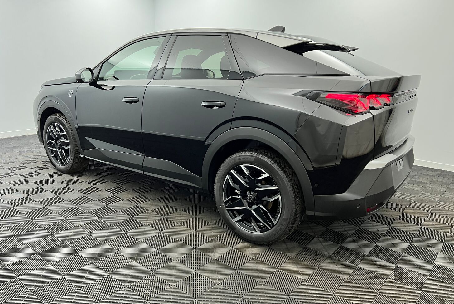 PEUGEOT 3008 SUV Hybride Essence