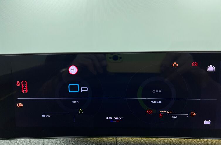 PEUGEOT 3008 SUV Hybride Essence