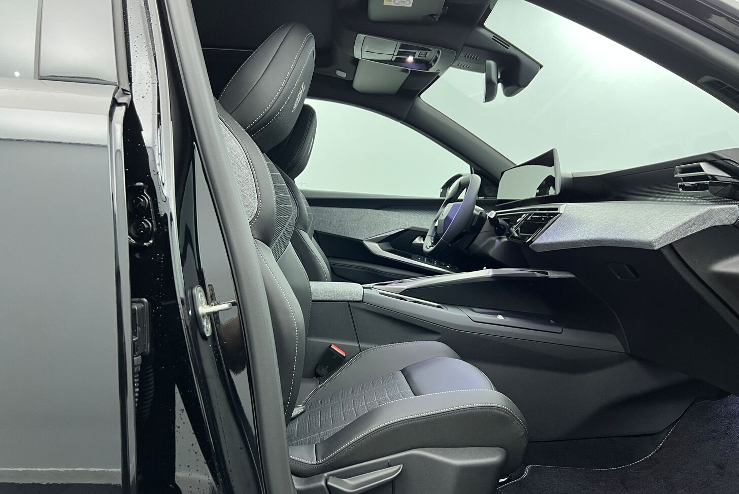 PEUGEOT 3008 SUV Hybride Essence