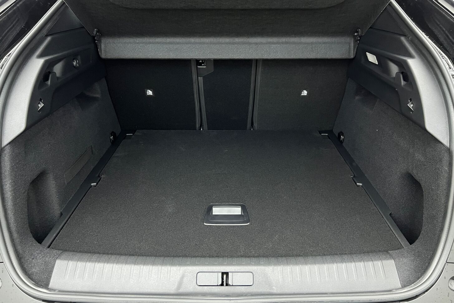 PEUGEOT 3008 SUV Hybride Essence