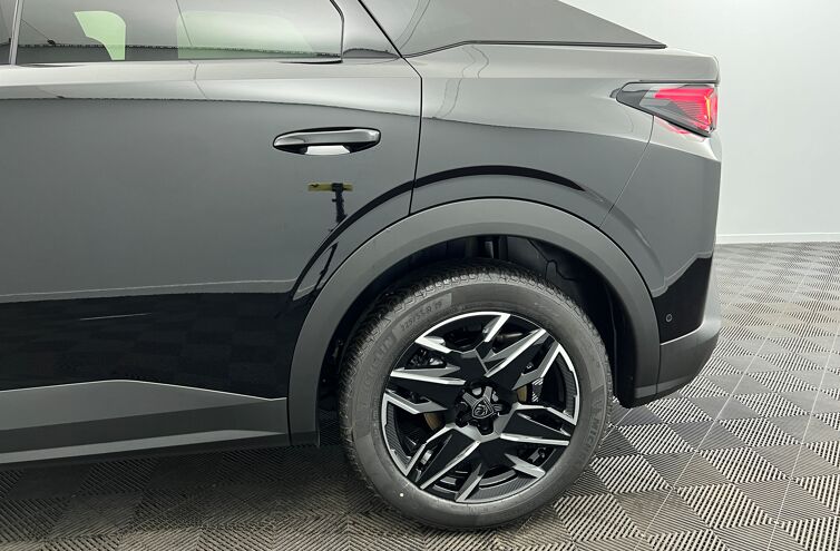 PEUGEOT 3008 SUV Hybride Essence