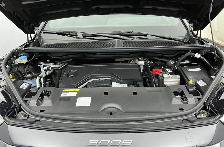 PEUGEOT 3008 SUV Hybride Essence