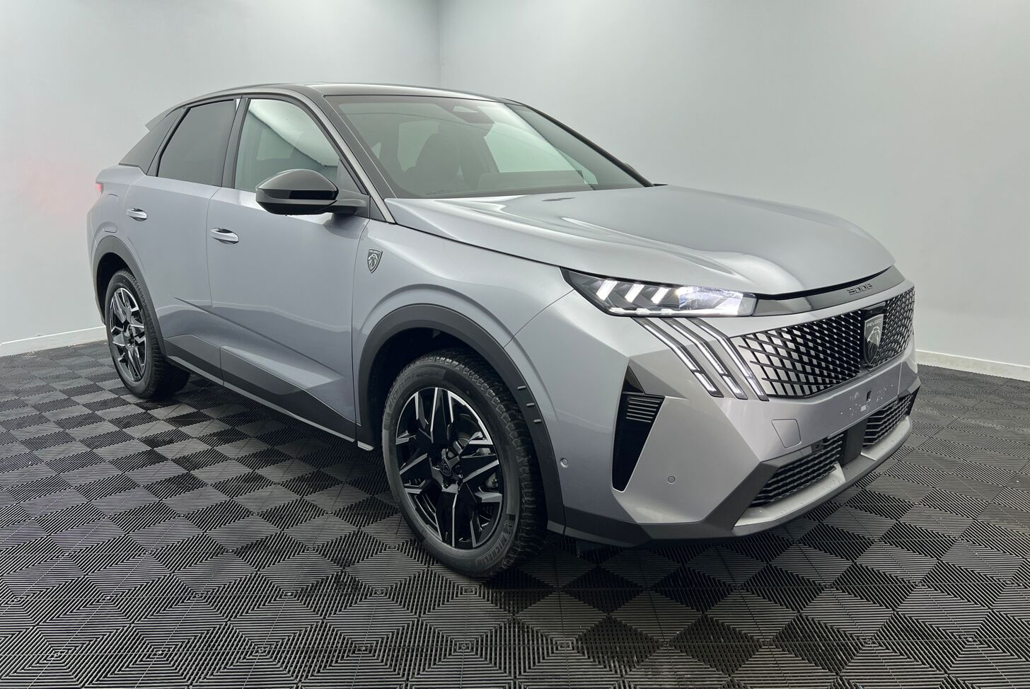 PEUGEOT 3008 SUV Hybride Essence